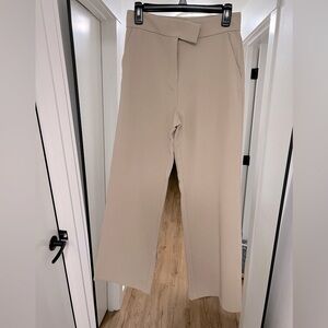 Beige trousers. New with tags